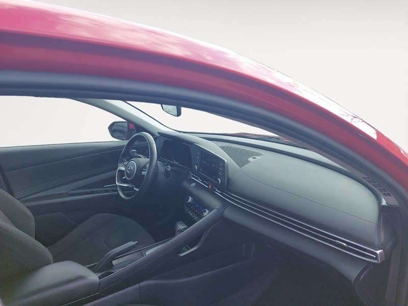 2022 Hyundai Elantra Preferred IVT w/Sun & Tech Package