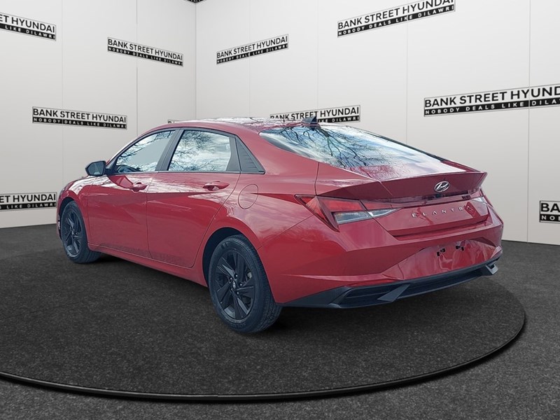 2022 Hyundai Elantra Preferred IVT w/Sun & Tech Package