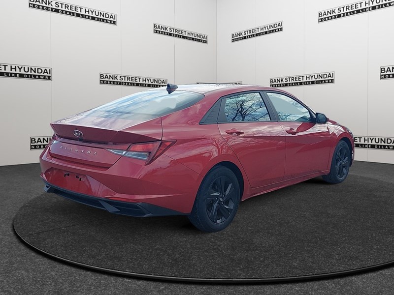2022 Hyundai Elantra Preferred IVT w/Sun & Tech Package