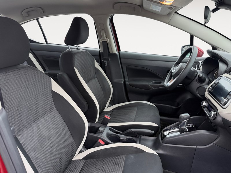 2021 Nissan Versa SV CVT