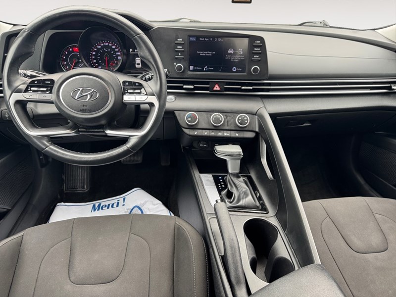 2022 Hyundai Elantra Preferred IVT