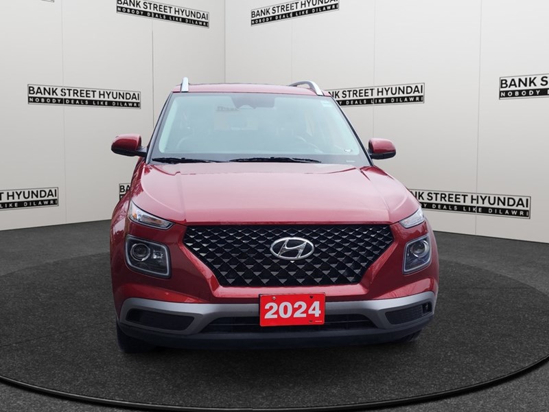 2024 Hyundai Venue Ultimate IVT w/Black Interior