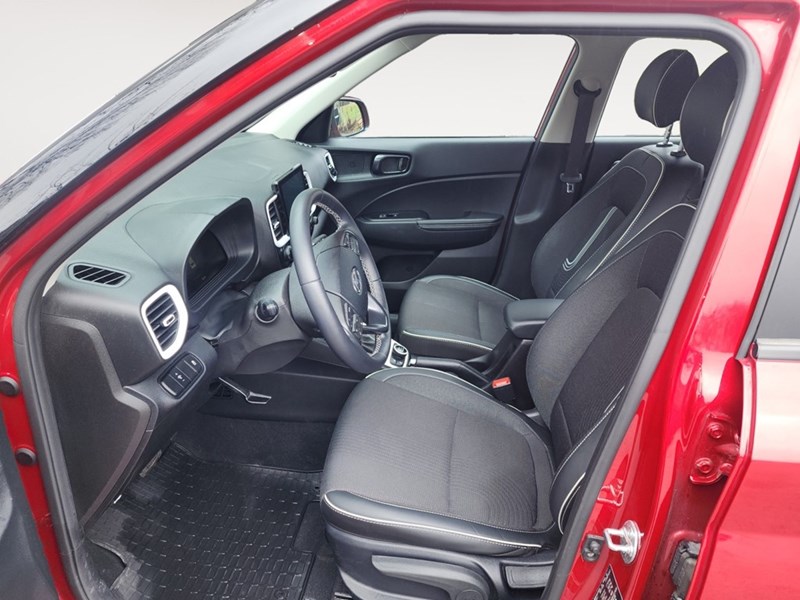 2024 Hyundai Venue Ultimate IVT w/Black Interior