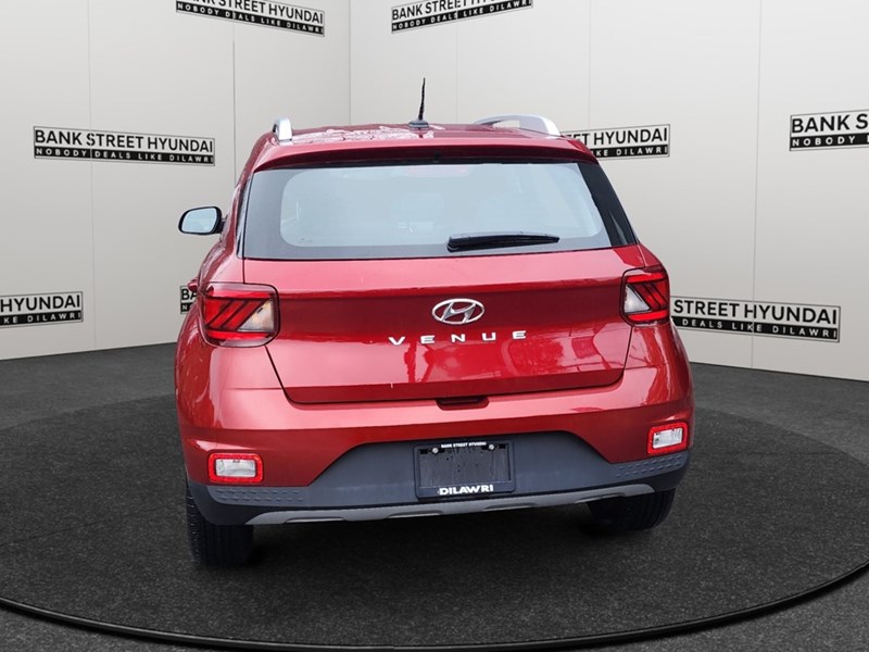 2024 Hyundai Venue Ultimate IVT w/Black Interior