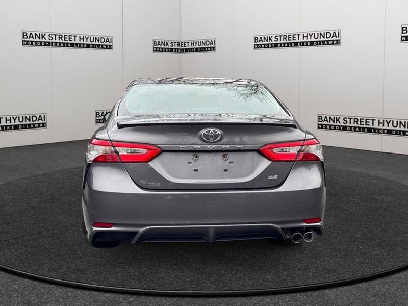 2019 Toyota Camry SE Auto