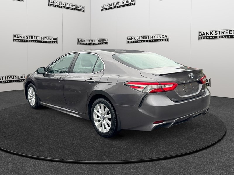 2019 Toyota Camry SE Auto