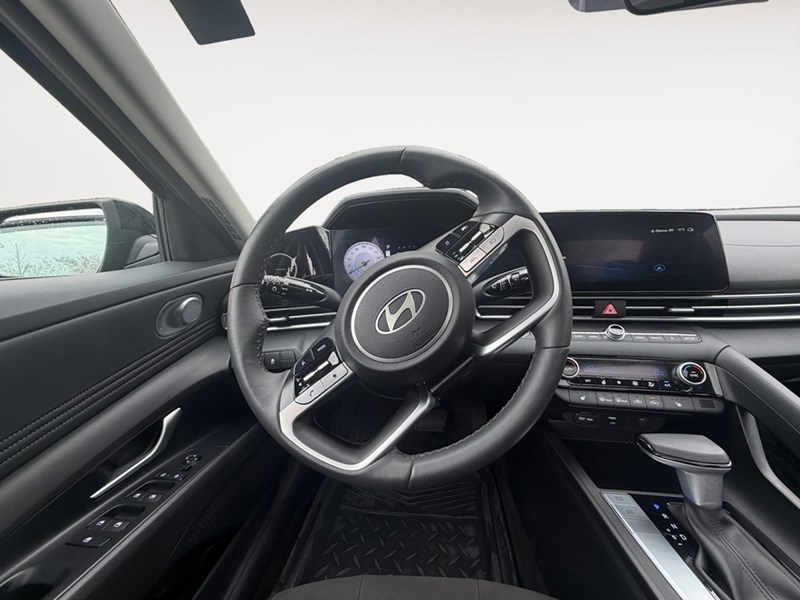 2025 Hyundai Elantra Preferred IVT w/Tech Pkg