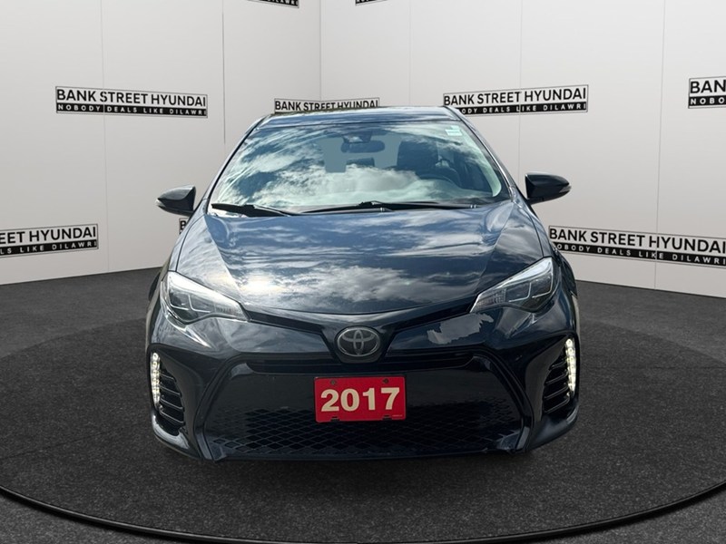 2017 Toyota Corolla 4dr Sdn CVT SE