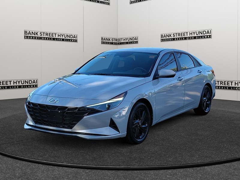 2022 Hyundai Elantra Preferred IVT
