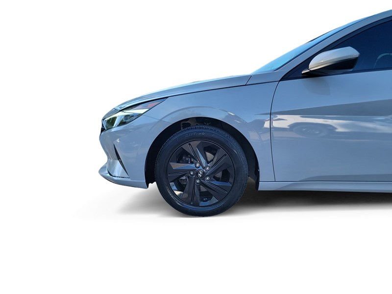 2022 Hyundai Elantra Preferred IVT