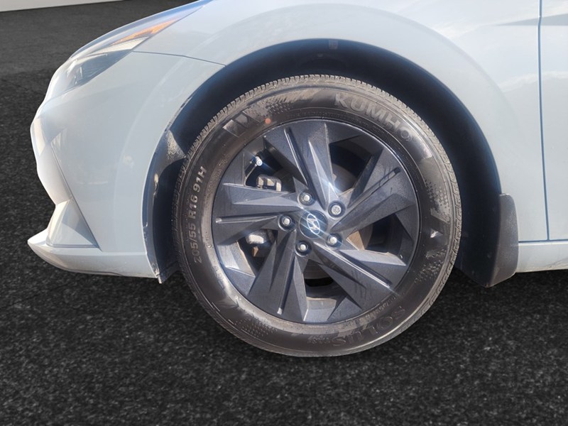 2023 Hyundai Elantra Preferred IVT