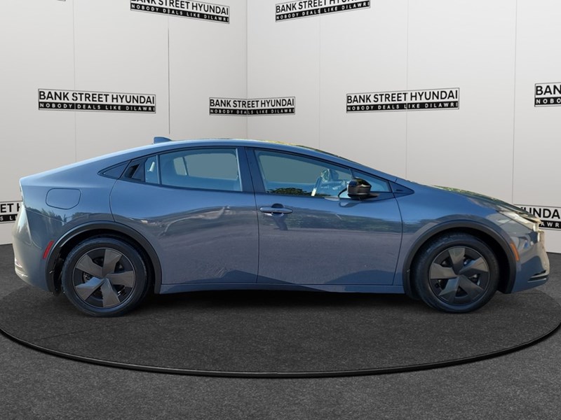 2024 Toyota Prius Prime SE Auto