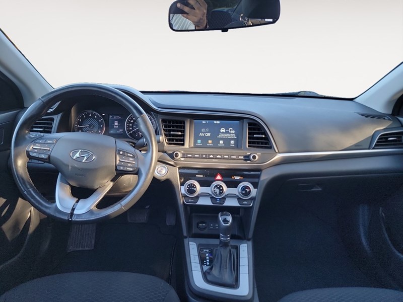2020 Hyundai Elantra Preferred w/Sun & Safety Package IVT