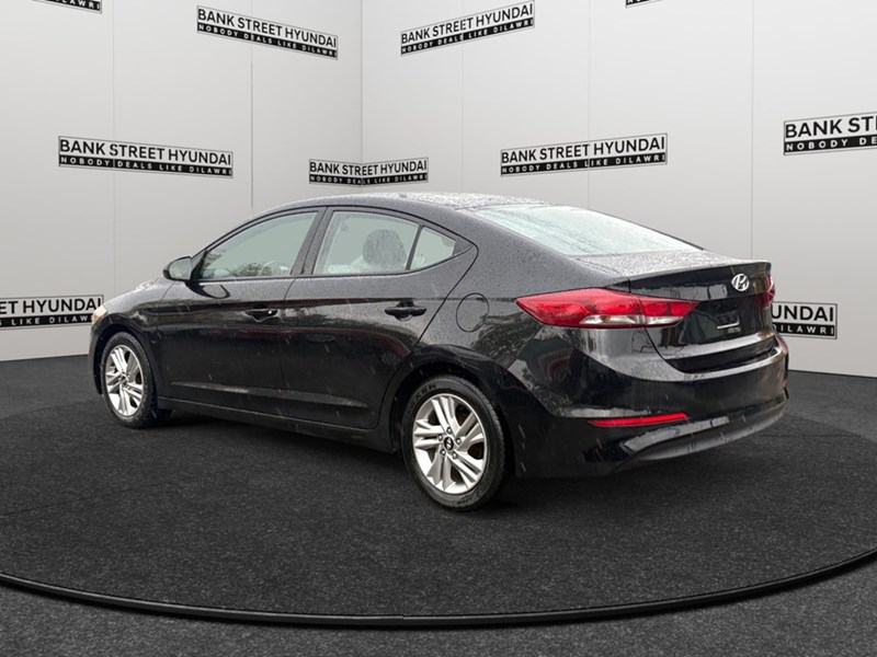 2017 Hyundai Elantra 4dr Sdn Auto LE