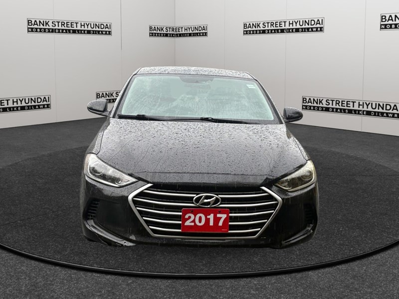 2017 Hyundai Elantra 4dr Sdn Auto LE