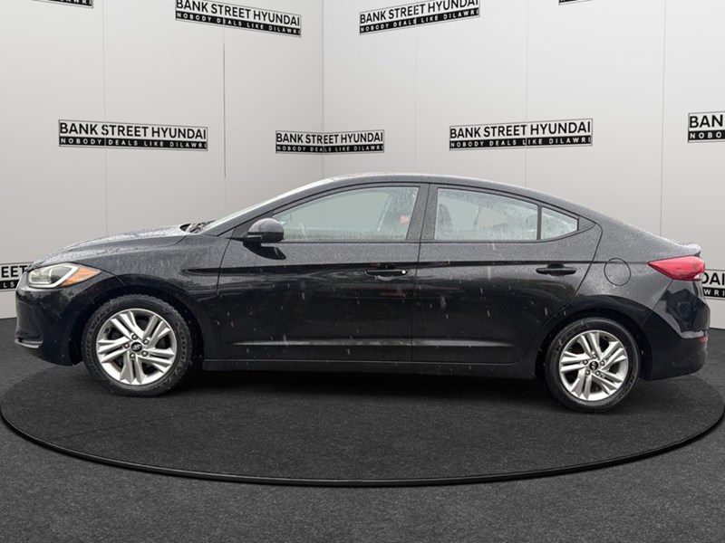 2017 Hyundai Elantra 4dr Sdn Auto LE