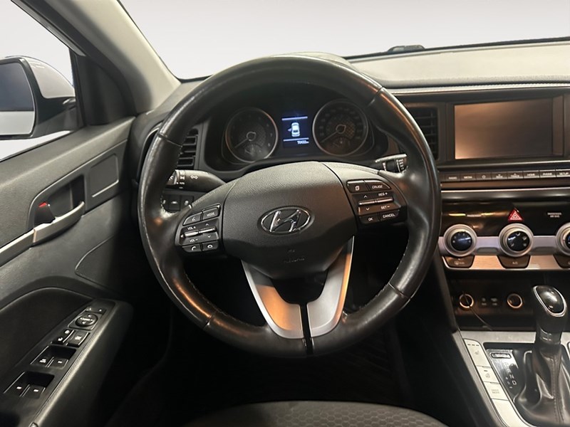 2020 Hyundai Elantra Preferred w/Sun & Safety Package IVT