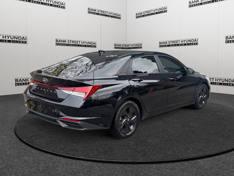 2022 Hyundai Elantra Preferred IVT w/Sun & Tech Package