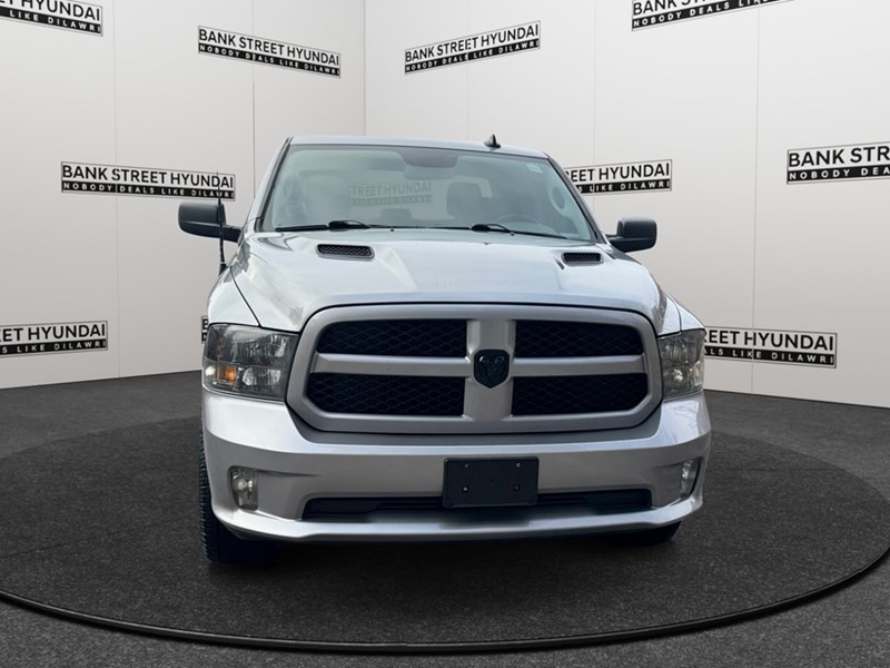 2020 RAM 1500 Classic Express 4x4 Crew Cab 5'7" Box