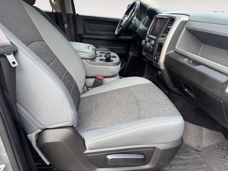 2020 RAM 1500 Classic Express 4x4 Crew Cab 5'7" Box