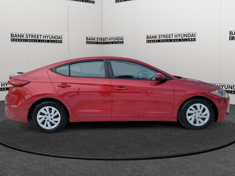 2017 Hyundai Elantra 4dr Sdn Auto LE