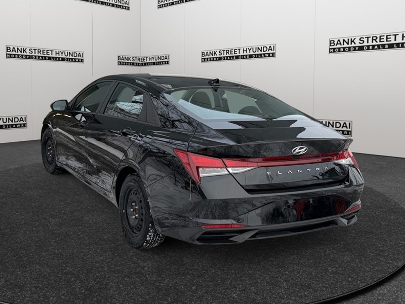 2023 Hyundai Elantra Preferred IVT