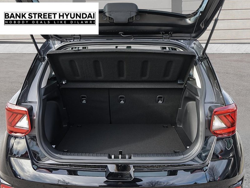 2025 Hyundai Venue Ultimate IVT w/Black Interior