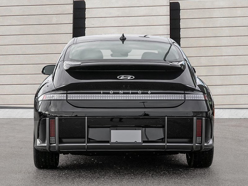 2025 Hyundai IONIQ 6 Preferred AWD Long Range w/Ultimate Pkg