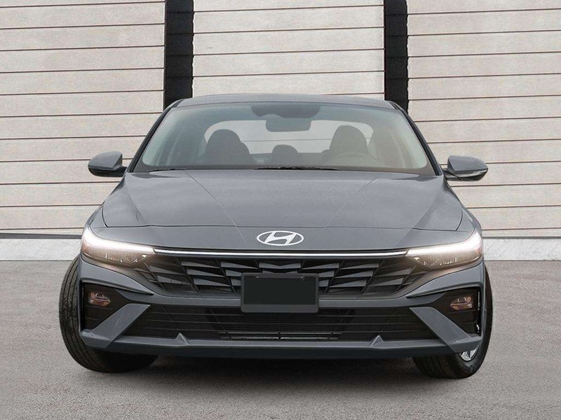 2026 Hyundai Elantra Luxury IVT
