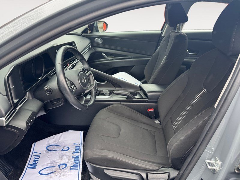 2022 Hyundai Elantra Preferred IVT