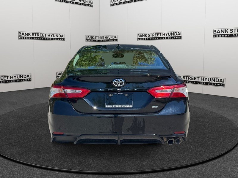 2020 Toyota Camry SE Auto