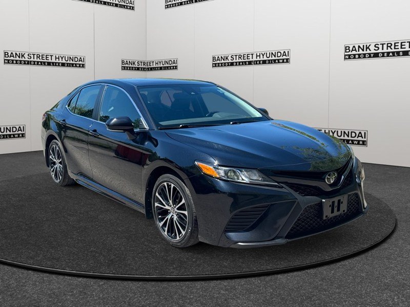 2020 Toyota Camry SE Auto