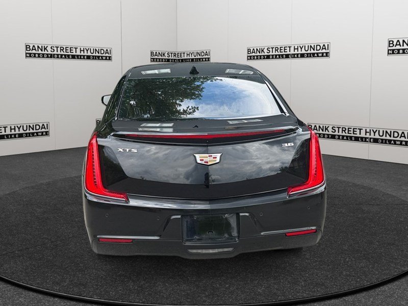 2018 Cadillac XTS 4dr Sdn Livery Package FWD