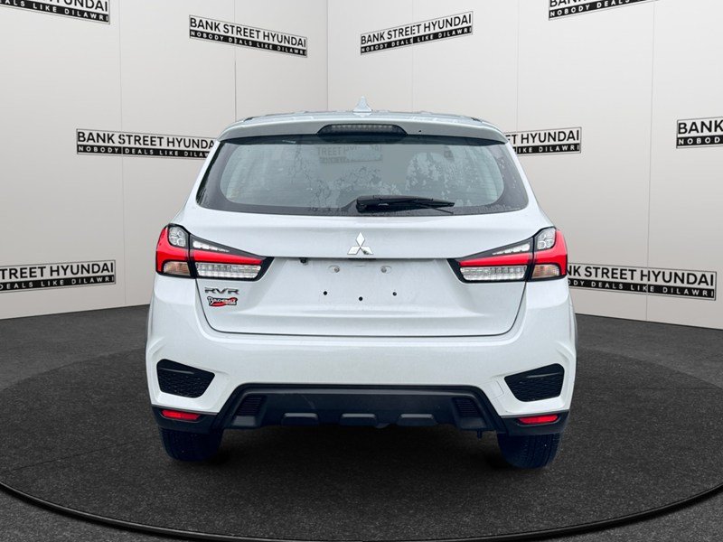 2024 Mitsubishi RVR ES FWD