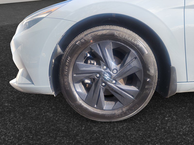 2023 Hyundai Elantra Preferred IVT