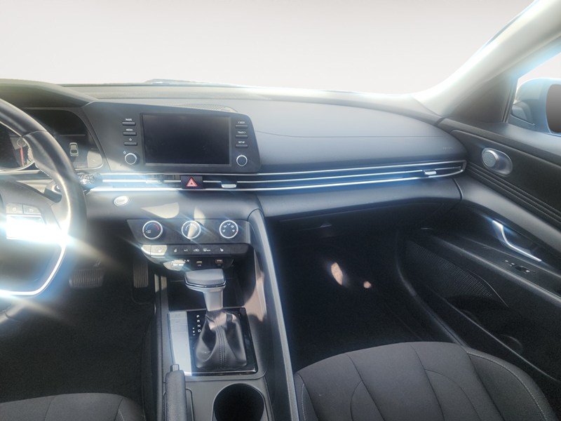 2023 Hyundai Elantra Preferred IVT