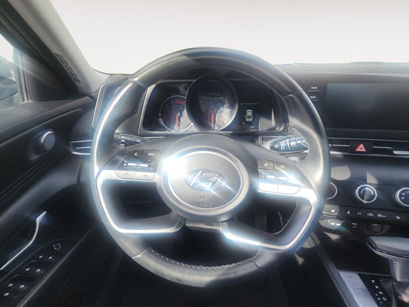 2023 Hyundai Elantra Preferred IVT