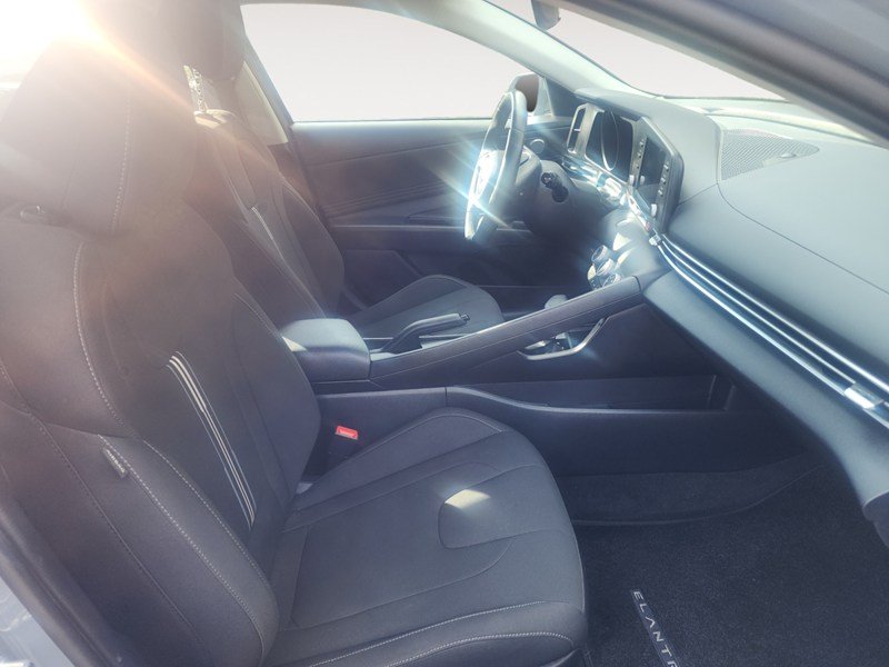 2023 Hyundai Elantra Preferred IVT