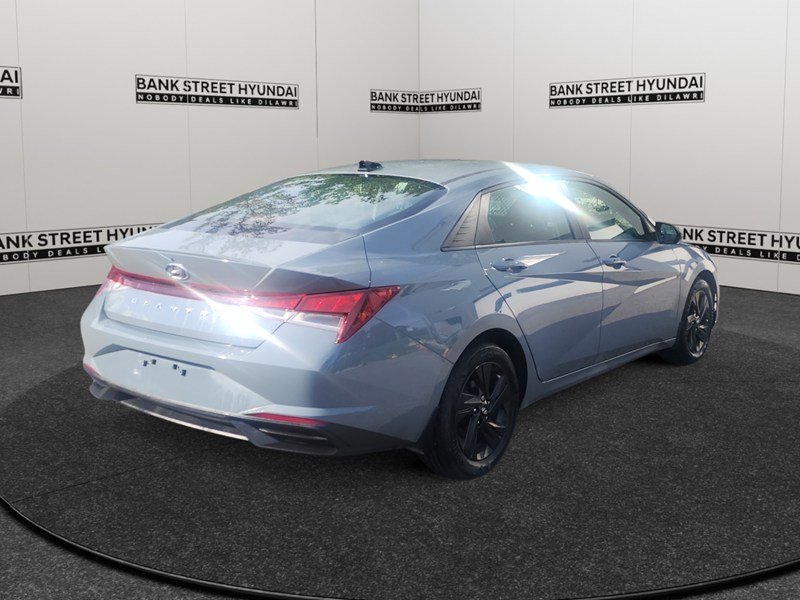 2023 Hyundai Elantra Preferred IVT