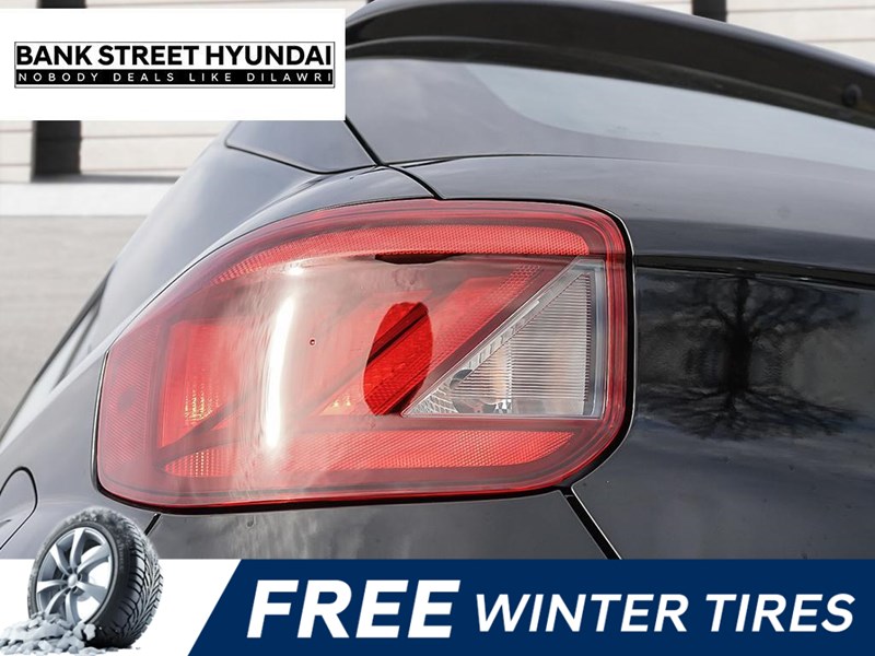 2025 Hyundai Venue Ultimate IVT w/Black Interior