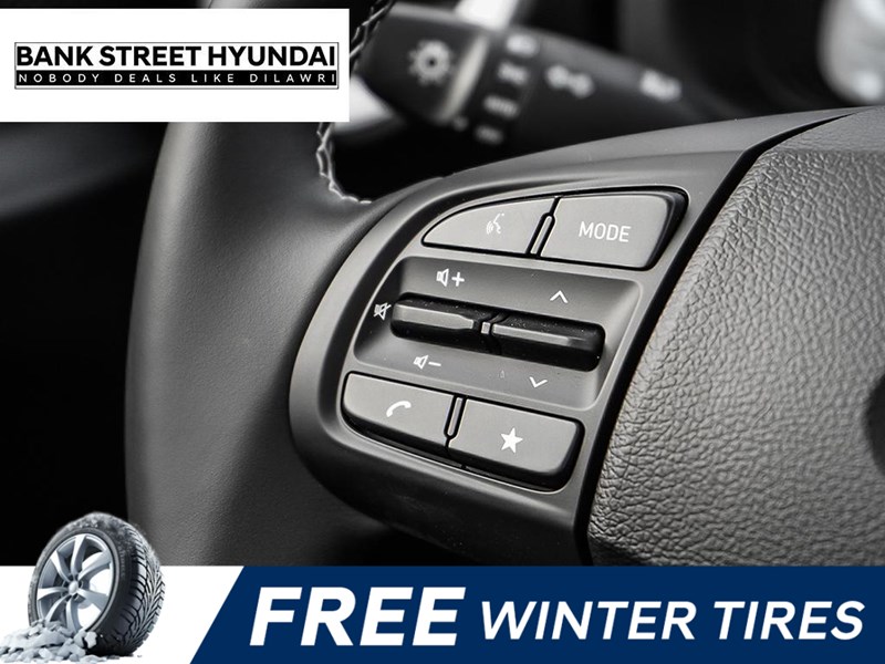 2025 Hyundai Venue Ultimate IVT w/Black Interior