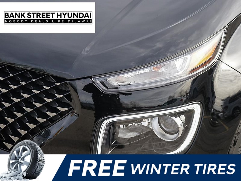 2025 Hyundai Venue Ultimate IVT w/Black Interior