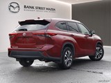 2021 Toyota Highlander XLE image 3