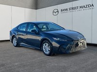 2025 Toyota Camry SE Hybrid - One Owner - Clean CarFax