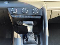 2022 Hyundai Elantra Preferred IVT