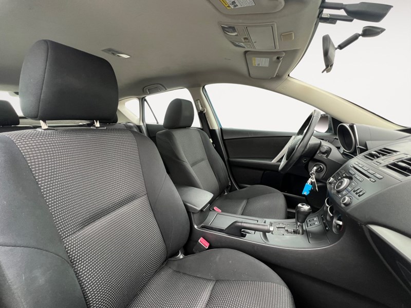 2013 Mazda Mazda3 Sport 4dr HB Sport Auto GS-SKY