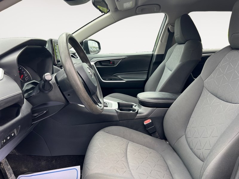 2021 Toyota RAV4 LE FWD