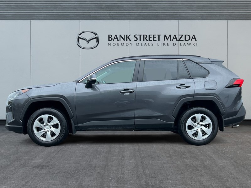 2021 Toyota RAV4 LE FWD
