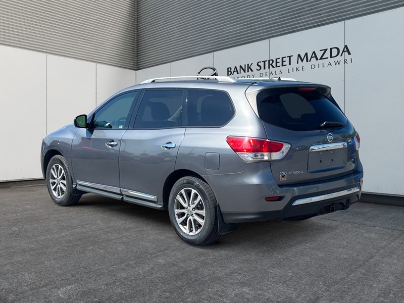 2016 Nissan Pathfinder 4WD 4dr SL