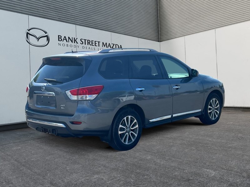 2016 Nissan Pathfinder 4WD 4dr SL